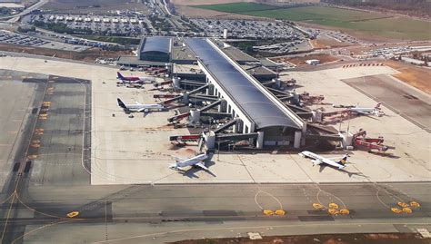 larnaca international airport live arrivals